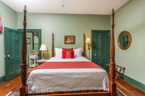 Spencer House Inn - Homestays