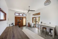 Jensen House - Incredible Desert Views 2 Bedroom Home by RedAwning Hotels in Joshua Tree