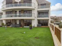 47 Bredon Court - Condos