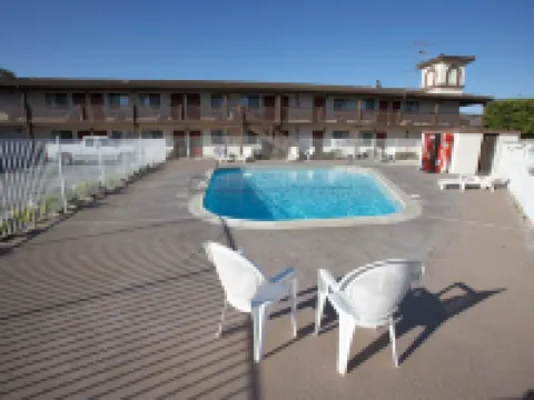 E-Z 8 Motel Newark Hotels in Newark