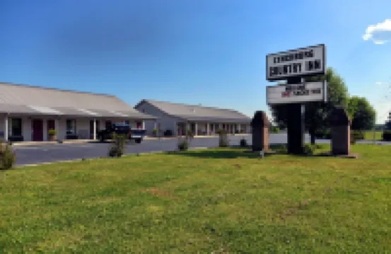 Lynchburg Country Inn Hotels near Jack Daniel's Distillery