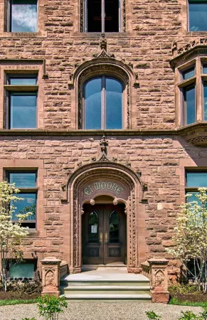 El Moore Lodge Отели рядом с достопримечательностью «Joe Louis Monument»