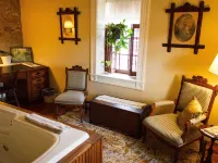 The Stagecoach Inn Bed & Breakfast and Five20 Social Stop - Hot Tub