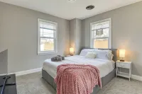 4 Mi to Universities: Quaint Parkville Apartment!