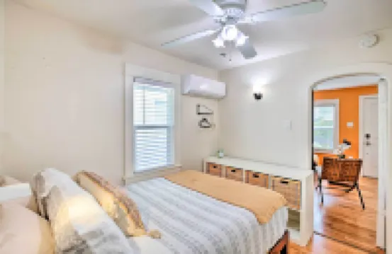 7 ไมล์ถึงดาวน์ทาวน์: บังกะโลลองบีช พร้อมชานบ้าน!