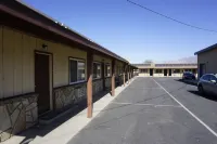 Bristlecone Motel - Motels