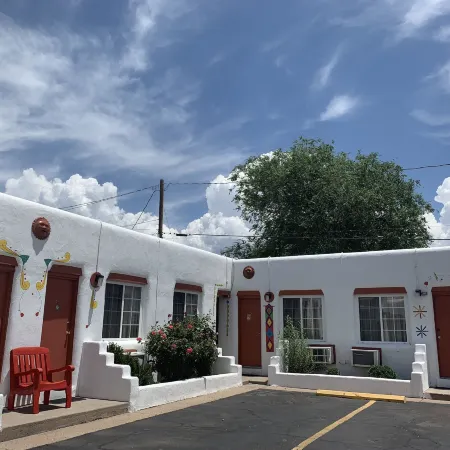 Cottonwood Court Motel