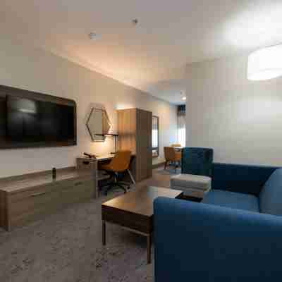 Holiday Inn Express & Suites BERKELEY by IHG Rooms