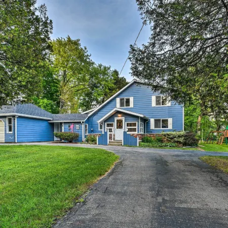 Waterfront Lake Huron Getaway: Private Beach!