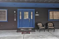 埃爾金斯河畔住宅，帶壁爐和甲板! - 停車場