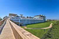 Gulf View + Beach Access: Galveston Resort Condo! - Condos
