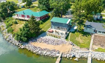 Lakefront Cabin with Patio and Views in Lake Norden