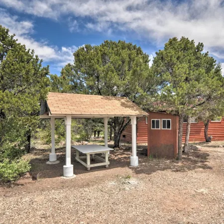 Cabin 6 Mi to Burr Trail, 32 Mi to Escalante!