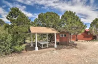 Cabin 6 Mi to Burr Trail, 32 Mi to Escalante! - 3-Star