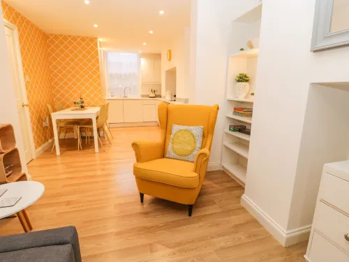West Cliff Apartment - 5 ดาว