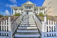 Eagles View Condo in Ocean Shores w/ 3 Balconies