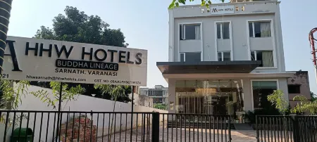 Hhw Buddha Lineage Отели рядом с достопримечательностью «Дхамек»