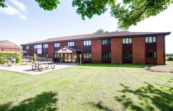 OYO 日出酒店 - A46 北萊斯特