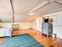 Cozy Castleton Cabin with Fire Pit and Water Access! Hotele w: Castleton