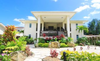 Moana Sands Beachfront Villas