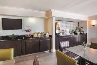 Wingate by Wyndham Galveston Beachfront at Seawall Hotels in Galveston