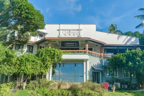 Nuuk Taal Lake Hotels in Laurel