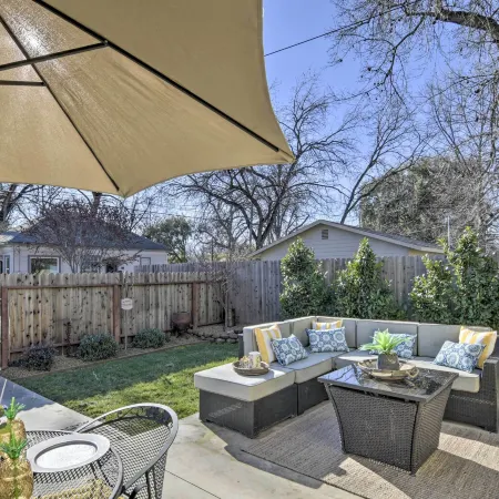 Ideally Located Chico Home - Fire Pit and Grill
