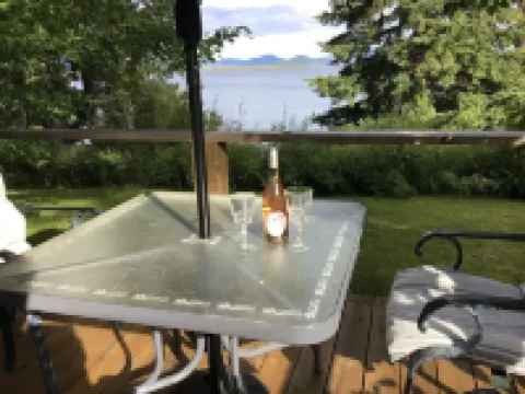 Cabin 2 on Klamath Lake at Point Comfort