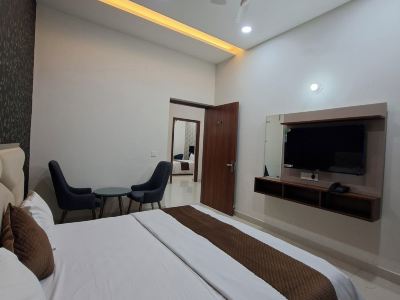Wishotel Xpress Hotel Crown Classic Villa