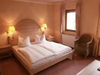 Landhotel "Zur Ausspanne" - Ilona Piontkowsky Hotels in Wilsdruff