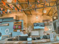 Outpost Hostel - Coron - Adults Only