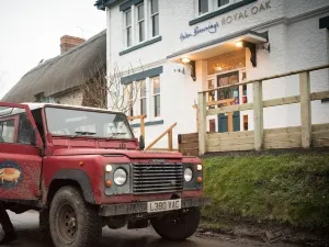 헬렌 브라우닝 로열 오크