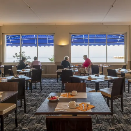 Cerise Royan - le Grand Hôtel de la Plage