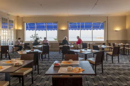 Cerise Royan - le Grand Hôtel de la Plage