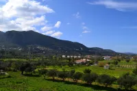Giannis Studios Hotels in Elation