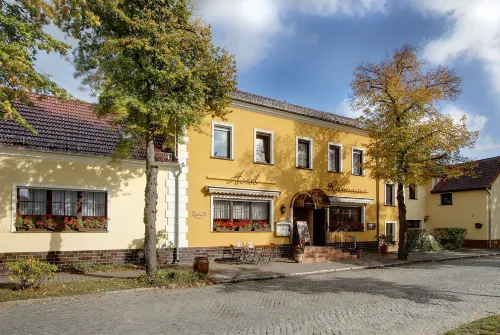Hotel-Restaurant Alter Krug Kallinchen فنادق في Konigs Wusterhausen