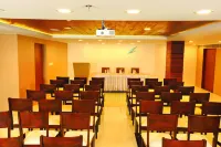 Holiday Vista Thekkady a Premium Hotel Near Periyar Wild Life Sanctuary with Sky View Pool - parking