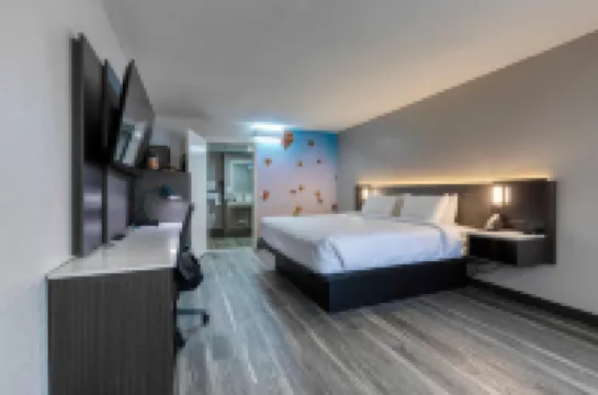 Clarion Pointe Decatur Downtown