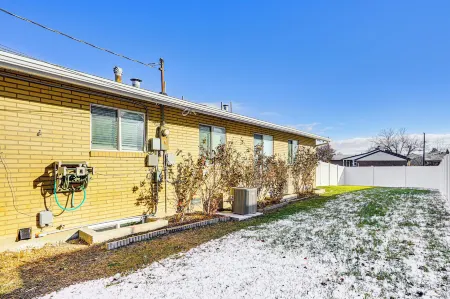 3 Mi to Valley Fair Mall: Salt Lake City Apt!