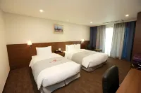 Ramada Taebaek Hotel Hotels near Taebaeg Station