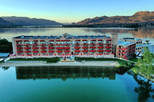 Holiday Inn & Suites Osoyoos Hotels in Osoyoos