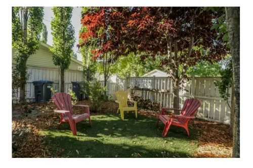 Lake Life Living Hotels in Sylvan Lake