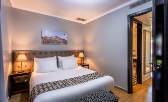 Daria - Authentic Israeli Experience