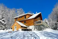 Game Room & Hot Tub: Pet-Friendly Mount Snow Gem - Wifi