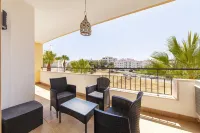 Luxury 3 Bed with Pool View