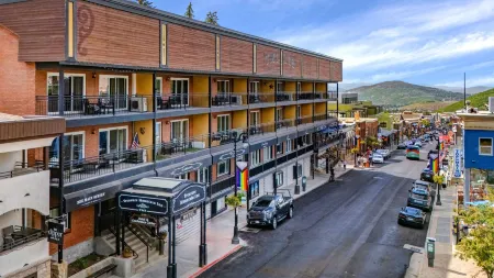 Private Balcony and Main Street Views - Cozy Charming