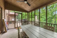 Luxe Family Cabin w Hot Tub, Sauna, Game Room, & Fire Pit. Only 10 Min to Helen