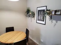 Cozy One Bedroom, Washer Dryer, Central Location,  Fireplace, Monthly Discounts
