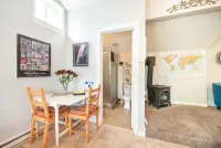 Cozy Solar Cottage on the West Side