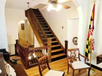 Cool Smokehouse on historic Manor House grounds!